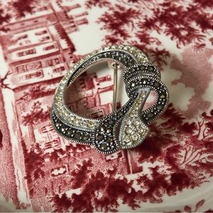 Vintage stamped 925A sterling silver marcasite rhinestone wreath brooch